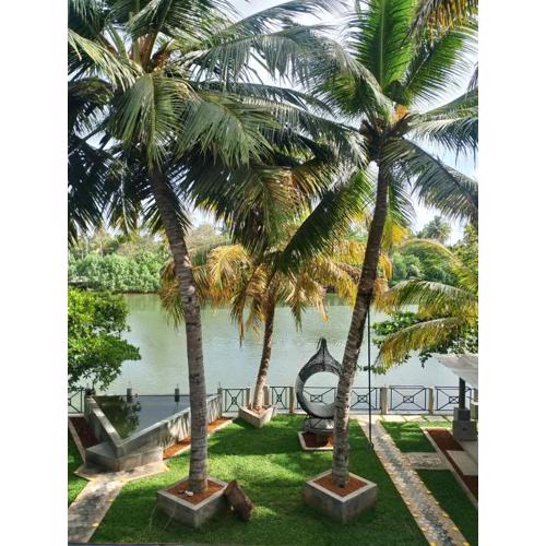 Luvi Lucas River Side