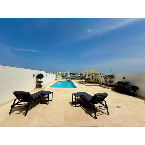 Lux 4 with Assistance room with Pool and Sea View