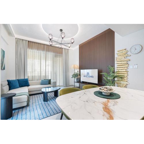 Lux Creek Home with Burj View steps from the Lagoon