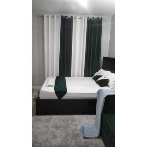 Lux Suites Coral Bells Studio Apartments