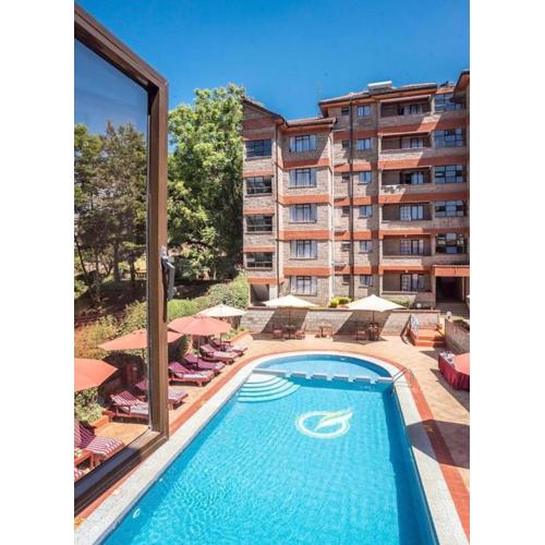 Lux Suites Lantana Apartments