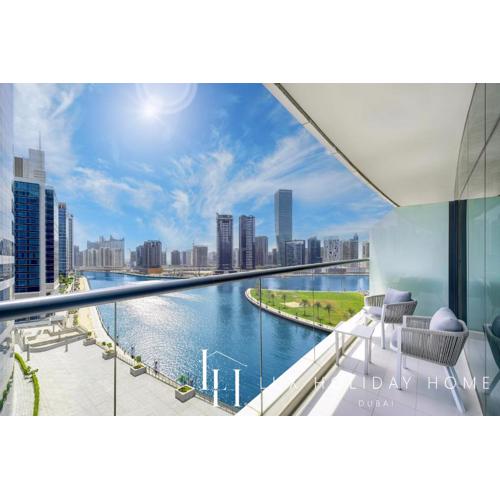 LUX The Bays Edge Canal View Suite