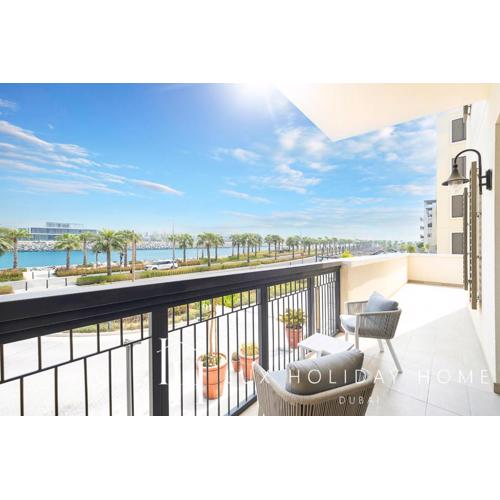 LUX The Elegant Sea View Suite