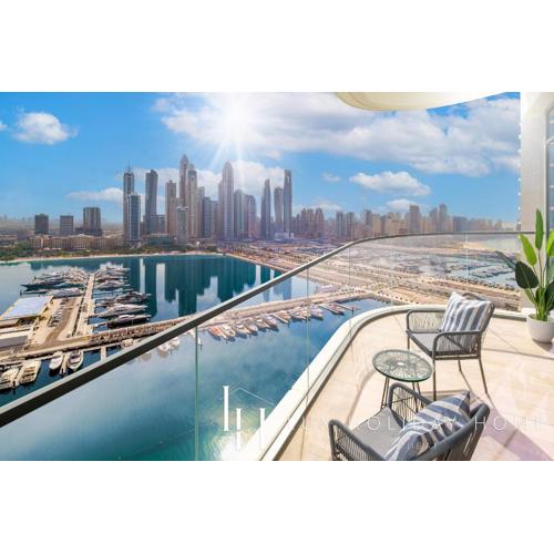 LUX The Marina Vista Beachfront Suite