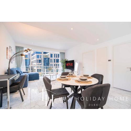 LUX The Pad Executive Suite Canal View 4