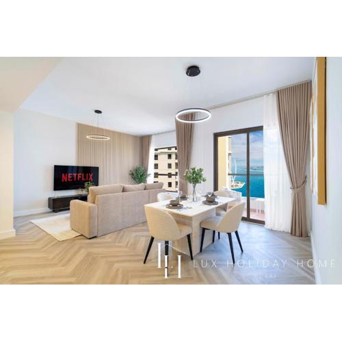 LUX The Premium Dubai Eye View Suite