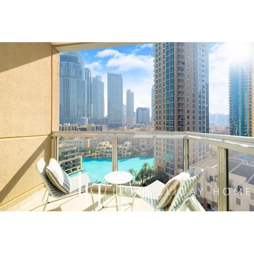 LUX The Stunning Fountain View Suite