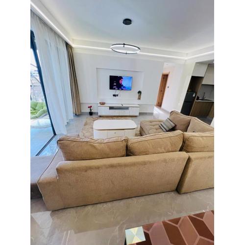 Luxe 2BR Apt Behind A Prime Mall