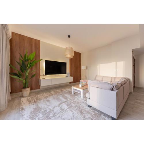 Luxe 2BR Dubai Retreat with Ain Dubai View for 6 guests