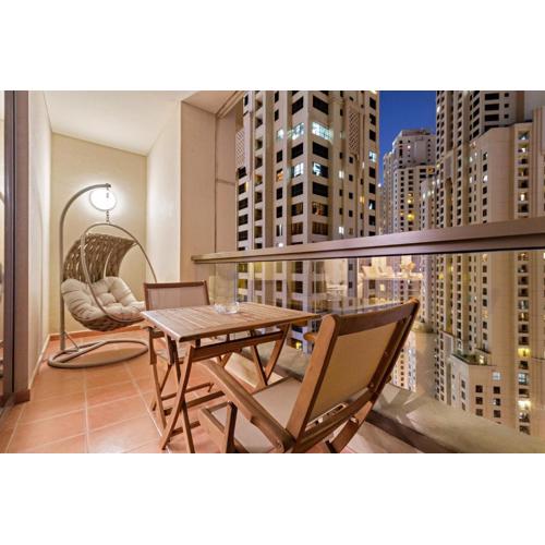 Luxe 2BR with Marina View in JBR and Walk to the Beach
