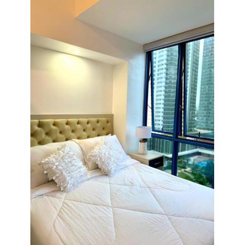 Luxe Studio at 38 Park Avenue IT PARK