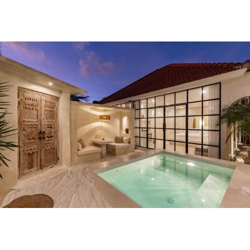 Luxe & Unique honeymoon Bocami Suites- 2 by OriVista