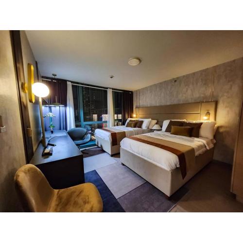 LUXESTAYSMNL ELEGANT FAMILY 2BR SUITE POOLGYM 400MBPS WIFI NETFLX AMAZING CITY VIEW