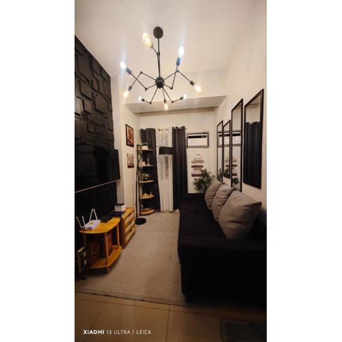 LuxHomme 2- Bedroom Luxury Condo Unit