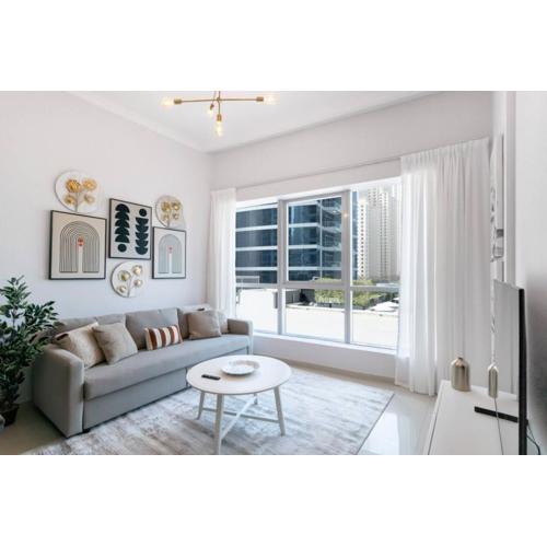 Luxurious 1 Bedroom Apartment In The Dubai Marina!