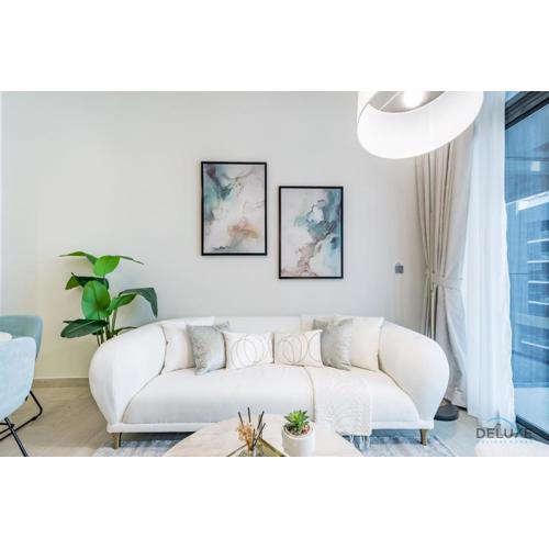 Luxurious 2BR Apartment in Azizi Riviera 18, Al Merkadh by Deluxe Holiday Homes