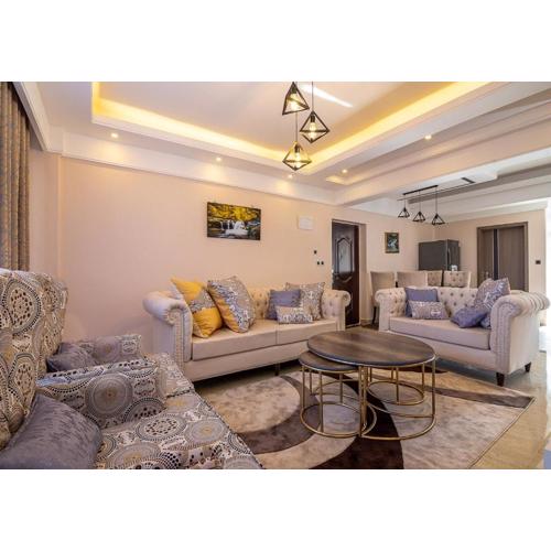 Luxurious 3 Bed 4 Bath Condo