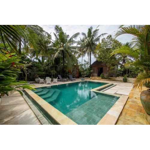 Luxurious Bohemian 4-bedroom open living Villa by Triang Villas