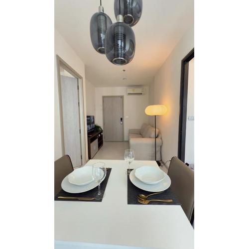 Luxurious Downtown Apartment With Train Access Bts