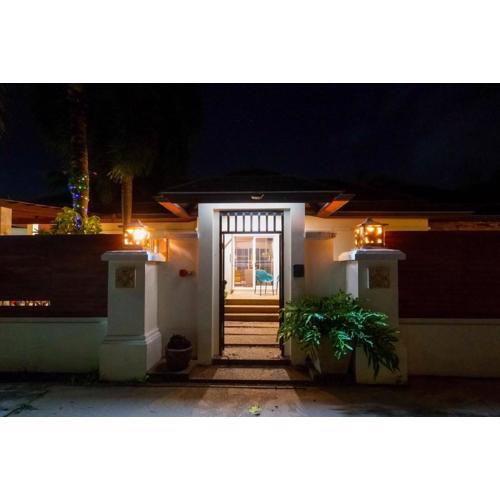 Luxurious large size swimming pool villa in Rawai