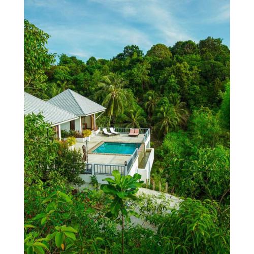 Luxurious Pool villa with great sea view