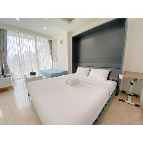 Luxurious Studio at Art Deco Apartment By Travelio