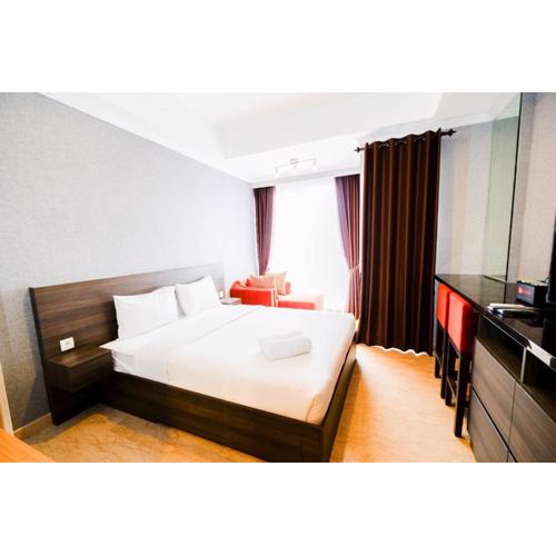 Luxurious Studio Room At Menteng Park Apartment by Travelio