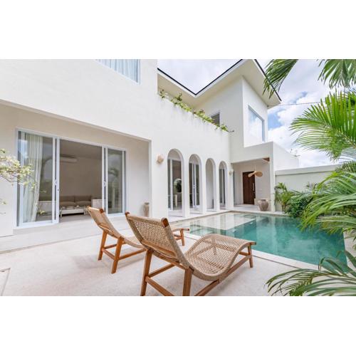 Luxurious Tropical Escape