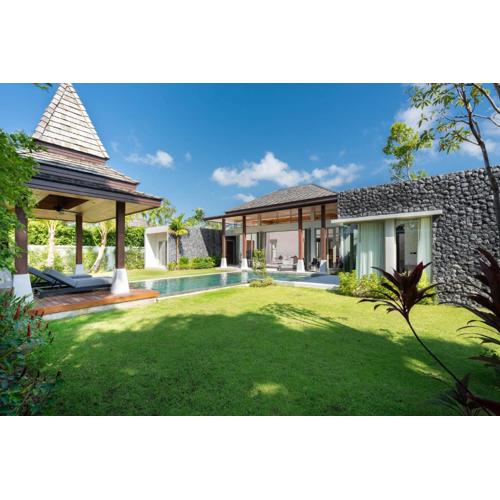 Luxurious villa in Balinese style