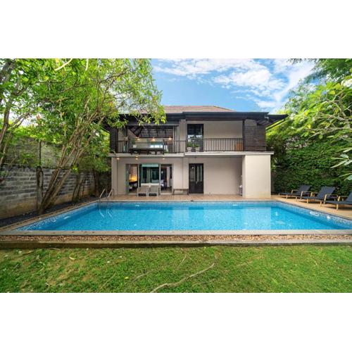 Luxurious Villa Near Bangtao Beach