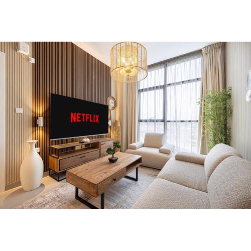 Luxury 1-Bedroom Apartment with Hall in Mamsha