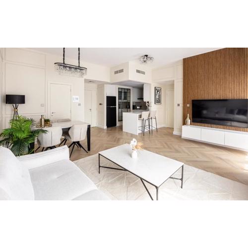 Luxury 1 bedroom with beautiful marina view!