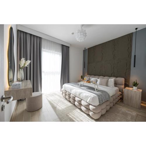 Luxury 1BDR Apartment in Yas Island with F1 & Ferrari World Stunning Views