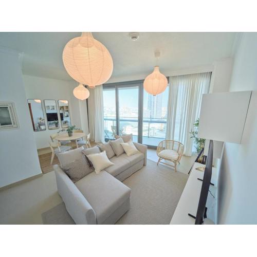 Luxury 1BR Downtown Dubai Skyline & Sea View