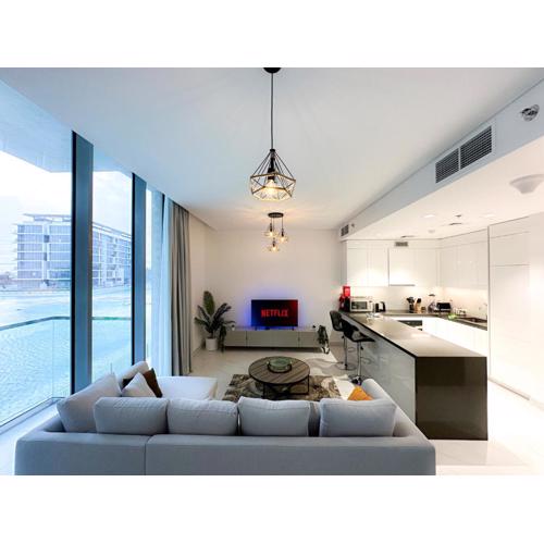 Luxury 1BR with Aquatic View, District One