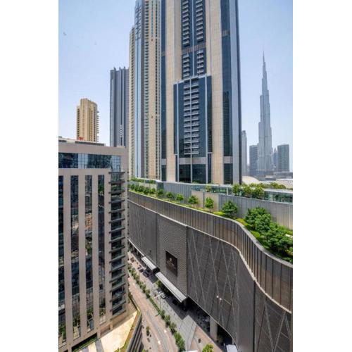 Luxury 1BR With Burj Khalifa View in a 5 star Hotel Facilities - 5 min walk to Dubai Mall