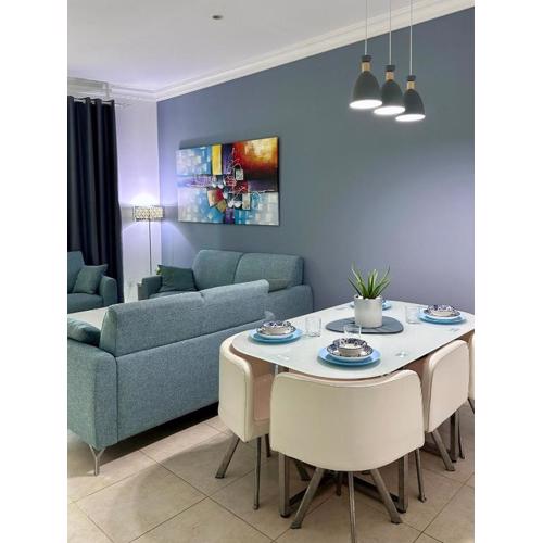 Luxury 2 BR Apartment Marina View