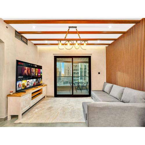 Luxury 2BR Apartment with Full Marina Views