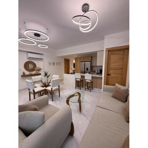 Luxury 2BR Apartment With Pool and Gym