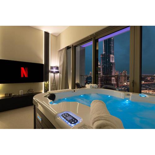 Luxury 2BR Burj View Private Hot Tub Walk to DubaiMall