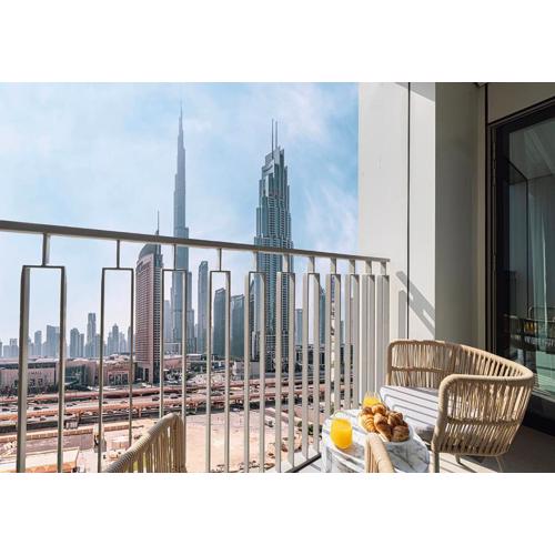 Luxury 2BR Downtown Dubai, Burj Khalifa View, Infinity Pool & Near Dubai Mall