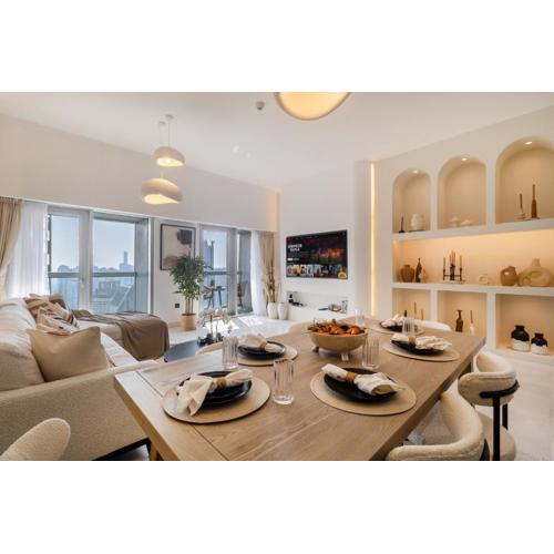 Luxury 2BR in Cayan Tower with Sea, Marina & Dubai Eye View