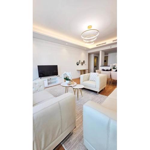 Luxury 2BR Midtown Apartment