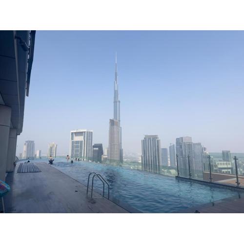 Luxury 2BR Paramount Midtown Infinity Pool Business Bay Dubai