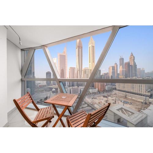 Luxury 2BR with Pool Near Dubai Mall, Burj Khalifa, Metro