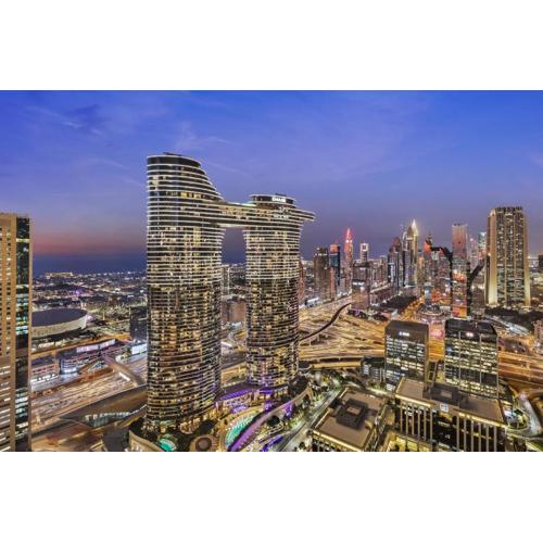Luxury 2BR with Skyline and Sea Views, Near Burj Khalifa & Dubai Mall