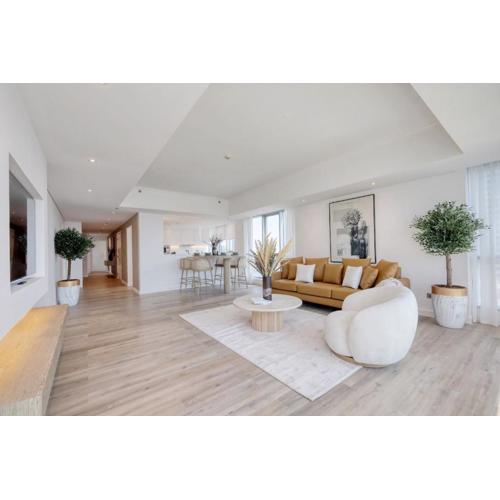 Luxury 3 Bed Apt with Golf Course Views