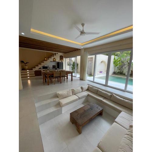 Luxury 3 Bed Villa in Kuta with Pool