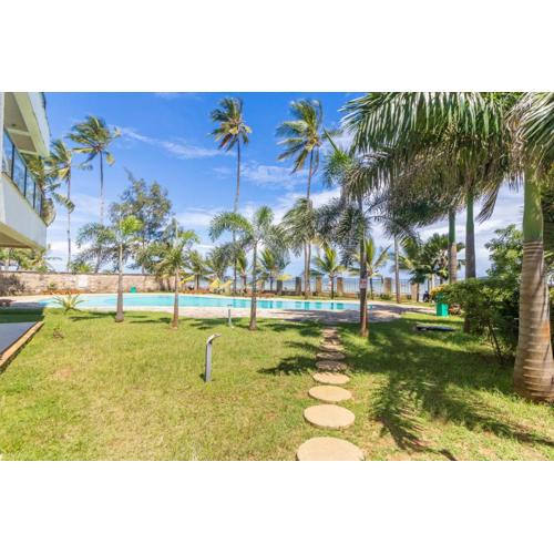LUXURY 3 BEDROOM BEACH FRONT APARTMENT