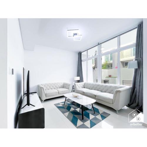 Luxury 3-Bedroom Duplex in Damac Hills & balcony